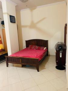 Ladies private room bedspace + mess available