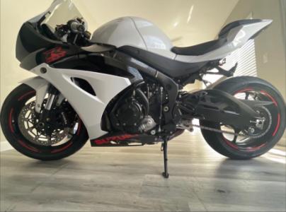 2020 suzuki gsx r 1000ABS whatsapp +971526695242