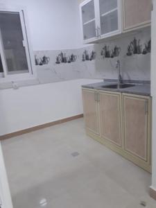 Huge Studio For Rent Is 2000 AED Airport Road Universal Hospita