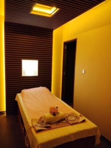 Golden Lake VIP Spa Massage