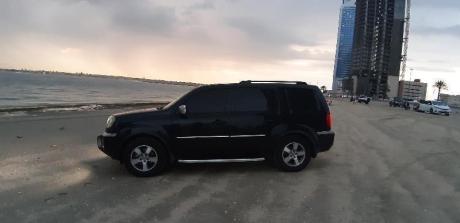 Car lift available from sharjah anywhere to Dubai anywhere with luxury car 4x4 suv