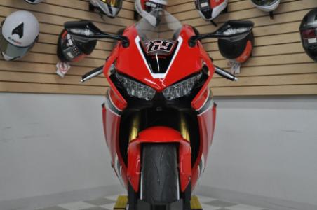 honda cbr1000rr available whatsapp: +971556433749