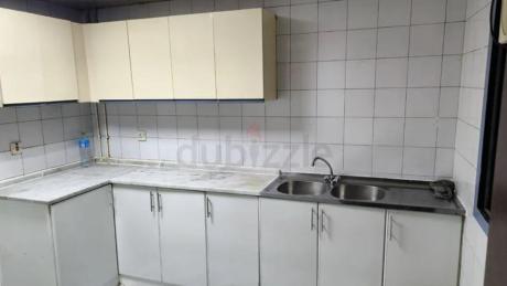 Fully furnished executive bed space available for Indian gents in burdubai