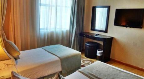 Fully Furnished Private Room Available Today