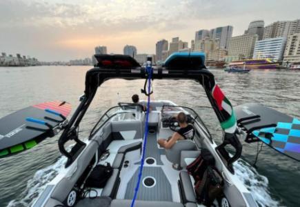 2020 Moomba Helix 2020 - Ready to Surf and in Excellent Condition