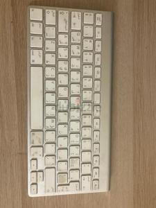 Apple Magic Keyboard blue tuth