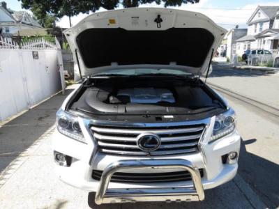 AM SELLING MY 2015 LEXUS LX 570 (GULF SPECS)